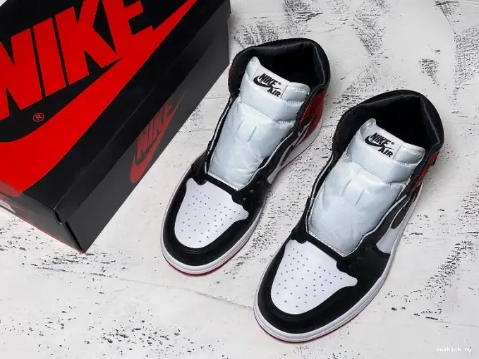 Rep Onekick CD0461-016 Air Jordan 1 Retro Black High Toe Satin 0510
